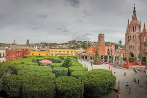 Jardín Allende image