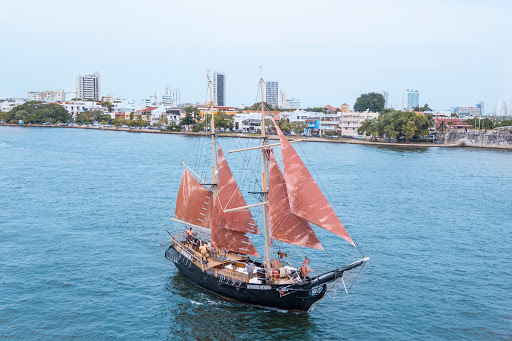 La Fantastica Cartagena - Pirate Ship Tour, Sunset Tour & Rosario Island Tour