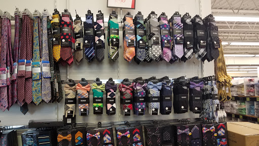 Clothing Store «K&G Fashion Superstore», reviews and photos, 5832 Columbia Pike, Falls Church, VA 22041, USA