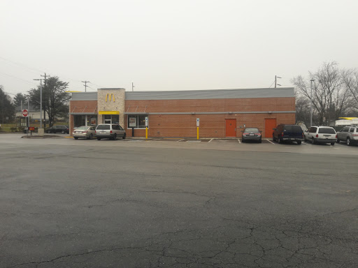 Shopping Mall «Parkway Shopping Center», reviews and photos, 929 S High St #22, West Chester, PA 19382, USA