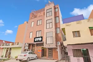 OYO Flagship Hotel Grand Stay image