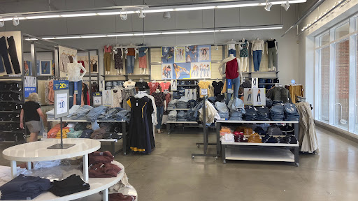 Clothing Store «Old Navy», reviews and photos, 4300 Towne Center Dr, Louisville, KY 40241, USA