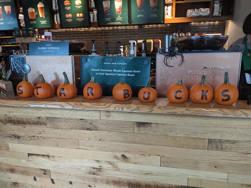 Coffee Shop «Starbucks», reviews and photos, 154 Turnpike Rd, Southborough, MA 01772, USA