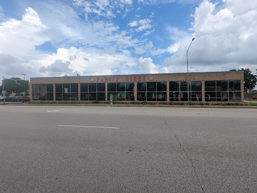 Thrift Store «The Salvation Army Family Store & Donation Center», reviews and photos, 2208 Washington Ave, Houston, TX 77007, USA