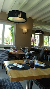 Atmosphère du Restaurant français La Ferme Saint Hubert à Colleville-Montgomery - n°12