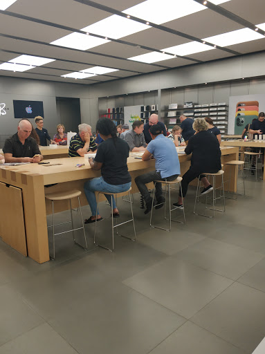 Computer Store «Apple King of Prussia», reviews and photos, 160 N Gulph Rd, King of Prussia, PA 19406, USA