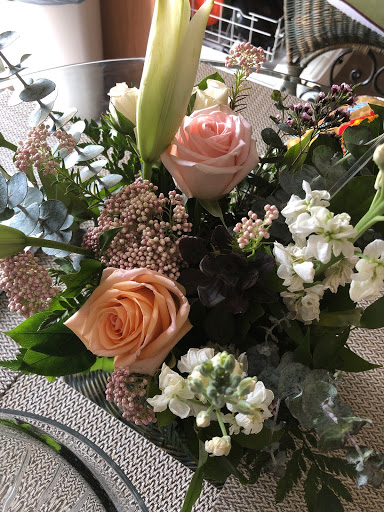 Florist «Town & Country Gardens Elgin», reviews and photos, 219 Douglas Ave, Elgin, IL 60120, USA