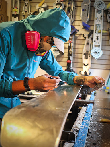 Outdoor Sports Store «The Gear Room», reviews and photos, 2258 Fort Union Blvd, Cottonwood Heights, UT 84121, USA