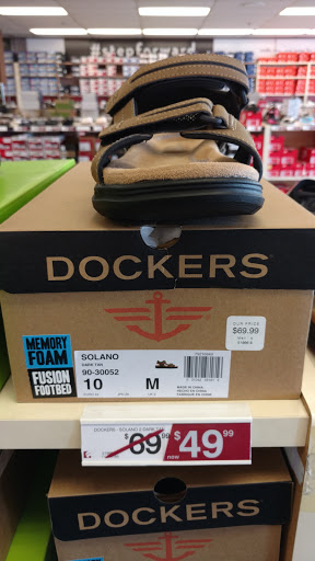 Shoe Store «Famous Footwear», reviews and photos, 8085 W Bell Rd, Peoria, AZ 85382, USA