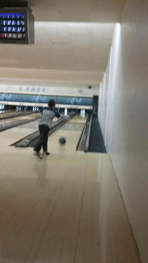 Bowling Alley «Pike Lanes Bowling Inc», reviews and photos, 121 2nd St Pike, Southampton, PA 18966, USA