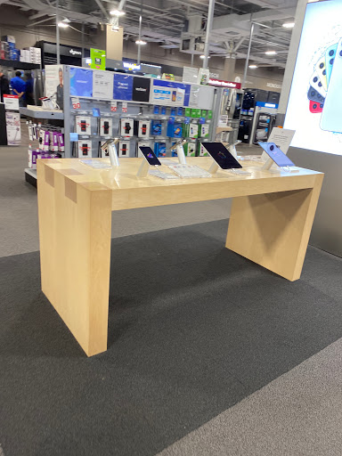 Electronics Store «Best Buy», reviews and photos, 1 Garden State Plaza Blvd, Paramus, NJ 07652, USA