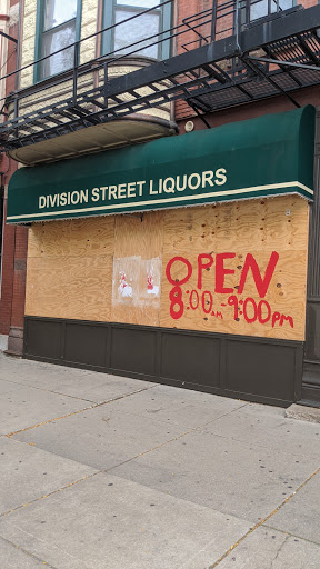 Liquor Store «Division Street Liquors», reviews and photos, 1759 W Division St, Chicago, IL 60622, USA