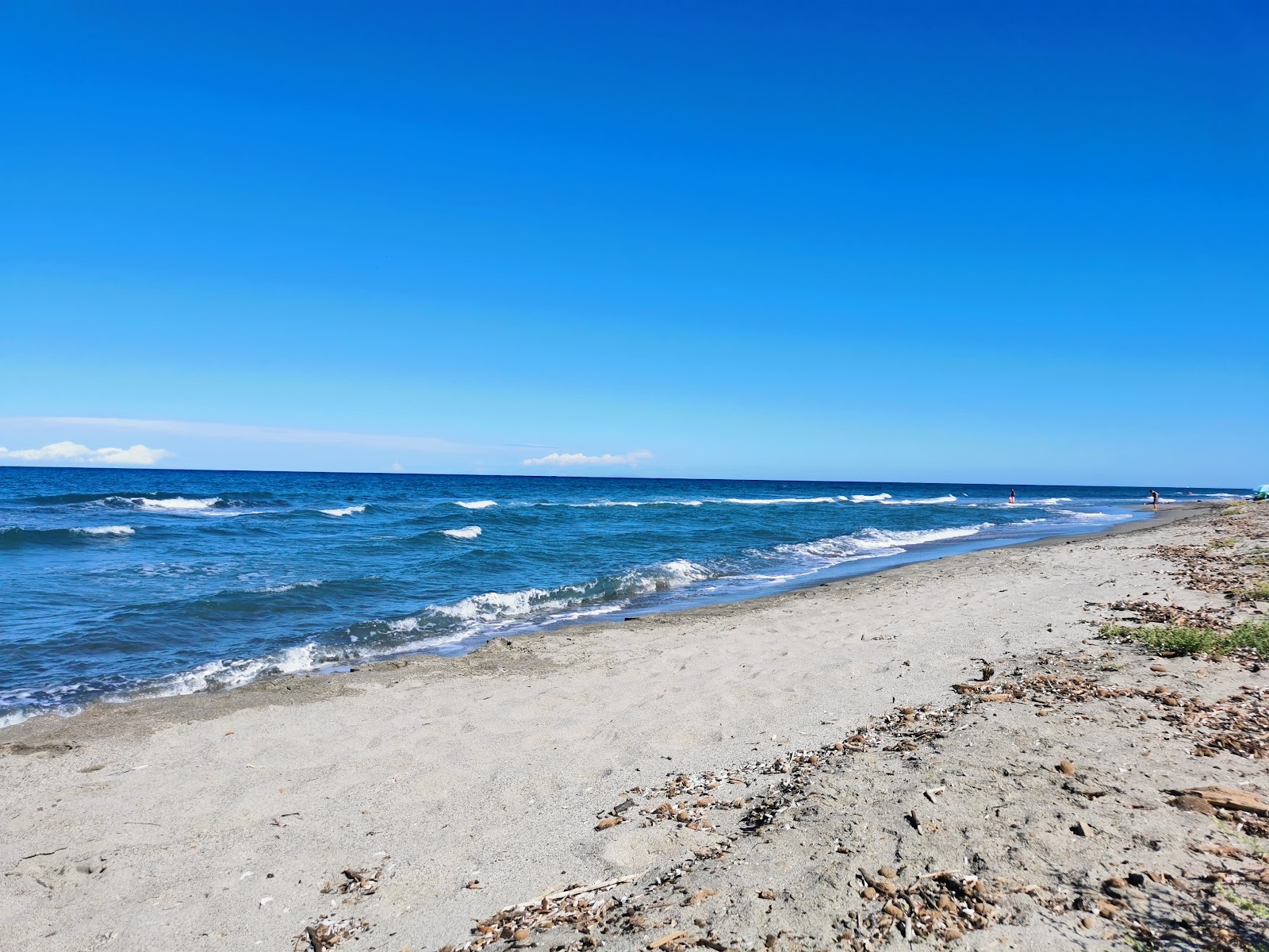 Foto von Plage de Pineto mit langer gerader strand