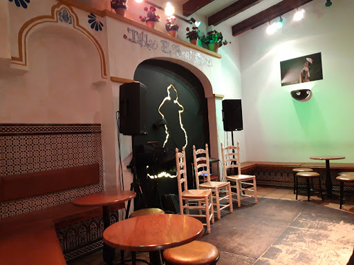 Información y opiniones sobre El Burro Blanco Flamenco Bar de Nerja
