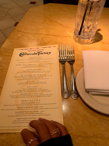 Restaurant «The Cheesecake Factory», reviews and photos, 1566 Polaris Pkwy, Columbus, OH 43240, USA
