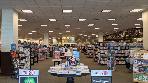 Book Store «Barnes & Noble», reviews and photos, 131 Colonie Center #355, Albany, NY 12205, USA