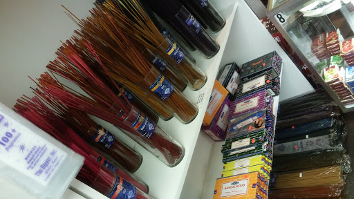 Tobacco Shop «One Love Tobacco & Gifts», reviews and photos, 7116 Gulf Blvd, St Pete Beach, FL 33706, USA