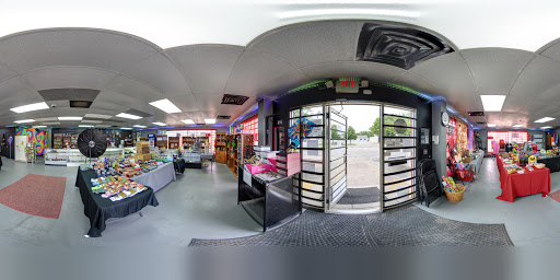 Tobacco Shop «Things N Things», reviews and photos, 621 Center Point Rd NE, Cedar Rapids, IA 52402, USA