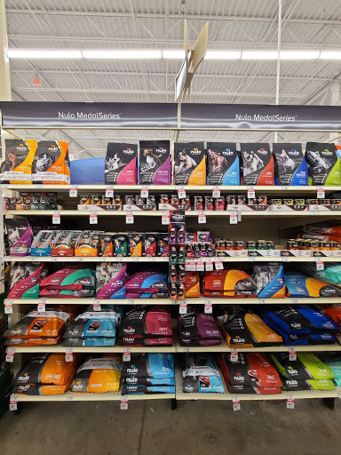 Pet Supply Store «PetSmart», reviews and photos, 475 Bank St, Waterbury, CT 06708, USA