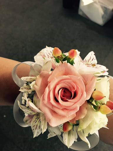 Florist «Hills Floral», reviews and photos, 1166 S Robert St, West St Paul, MN 55118, USA