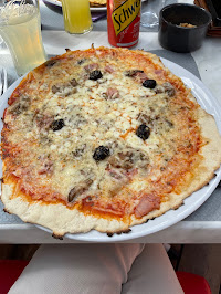 Plats et boissons du Restaurant italien Pizzeria Le Camion (Pierchon Olivier) à Seyne - n°1