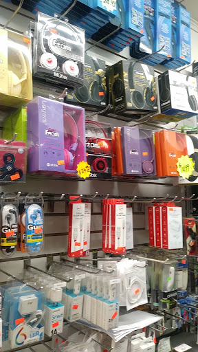 Video Game Store «Gameland», reviews and photos, 757 Bergen Ave, Jersey City, NJ 07306, USA