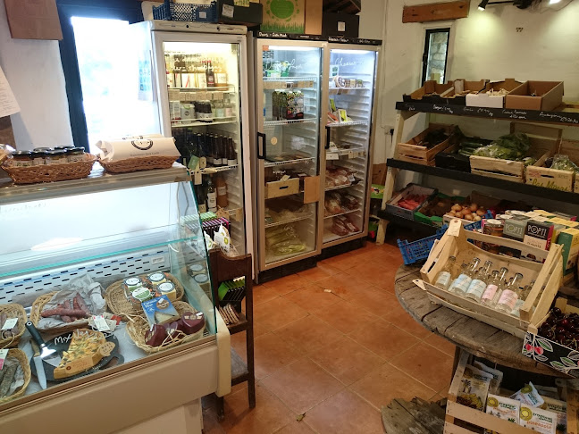 Cusgarne Organic Farm Shop - Butcher shop