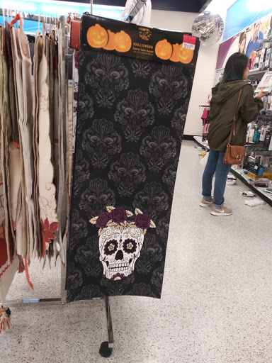 Clothing Store «Ross Dress for Less», reviews and photos, 3255 SW Cedar Hills Blvd, Beaverton, OR 97005, USA