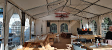 Atmosphère du Restaurant ô Pies Gourmandes (paillote Île aux pies) à Bains-sur-Oust - n°3