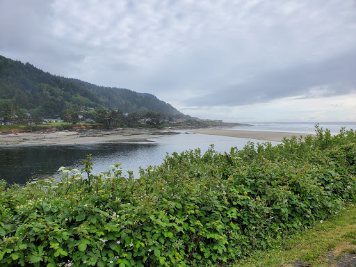 Family Restaurant «Yachats Underground Pub & Grub», reviews and photos, 125 Ocean View Dr, Yachats, OR 97498, USA