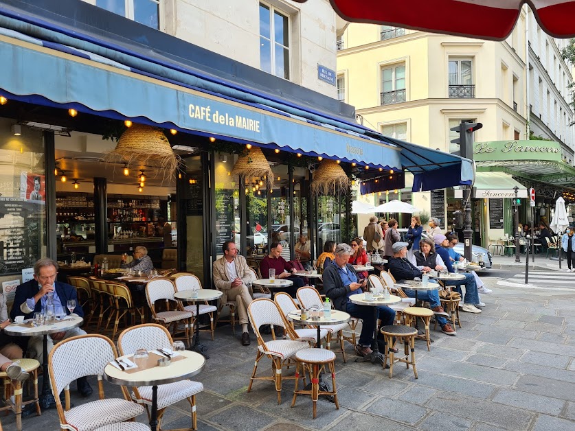 Le café de la Mairie à Paris