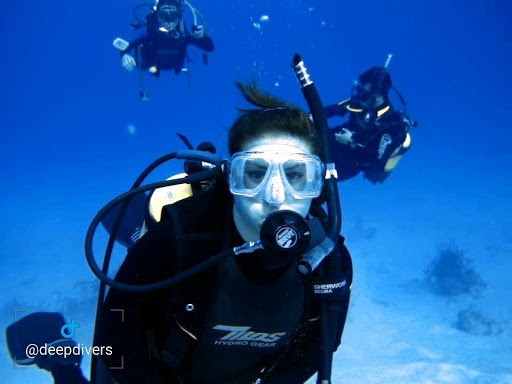 CENTRO DE BUCEO DEEP DIVERS