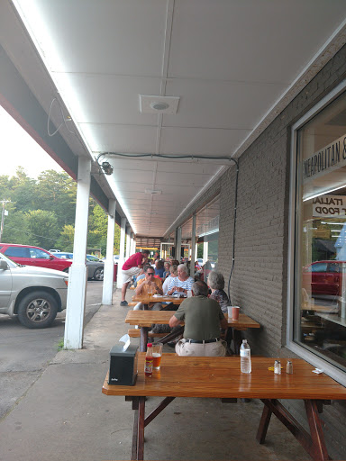Hamburger Restaurant «Mountain Fresh Grocery Inc», reviews and photos, 521 Main St, Highlands, NC 28741, USA