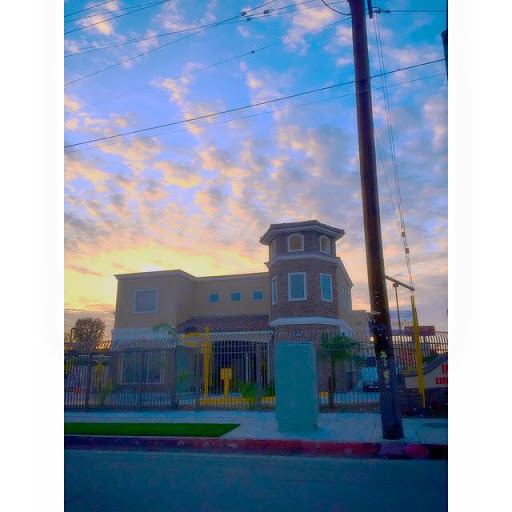 Car Wash «In-N-Out Express Car Wash Inc», reviews and photos, 13310 Sherman Way, North Hollywood, CA 91605, USA