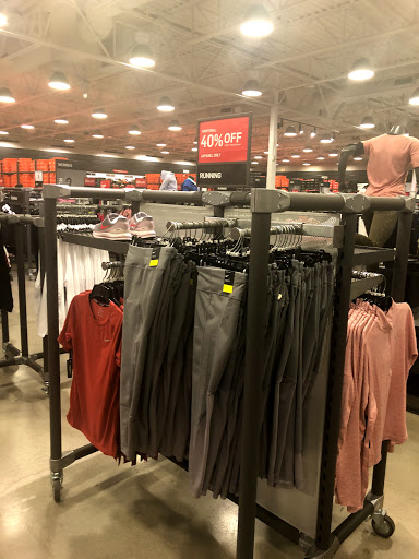 Sporting Goods Store «Nike Factory Store», reviews and photos, 5195 Factory Shops Blvd, Ellenton, FL 34222, USA