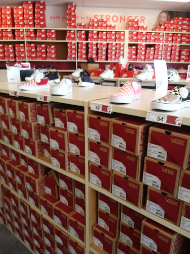 Shoe Store «Famous Footwear», reviews and photos, 1309 S Park St, Carrollton, GA 30117, USA