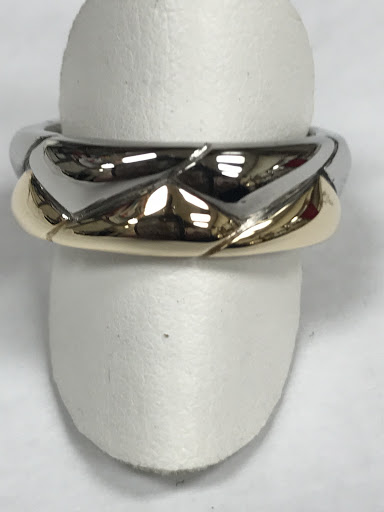 Jewelry Store «Jewelry Connection Inc», reviews and photos, 956 Brookwood Center, Fenton, MO 63026, USA