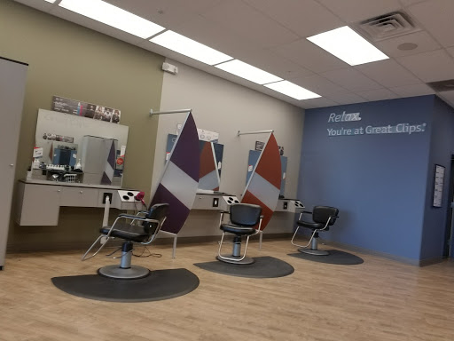 Great Clips image 6