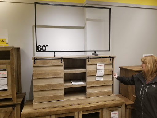 Furniture Store «Art Van Furniture - Clinton Township», reviews and photos, 33801 Gratiot Ave, Charter Twp of Clinton, MI 48035, USA