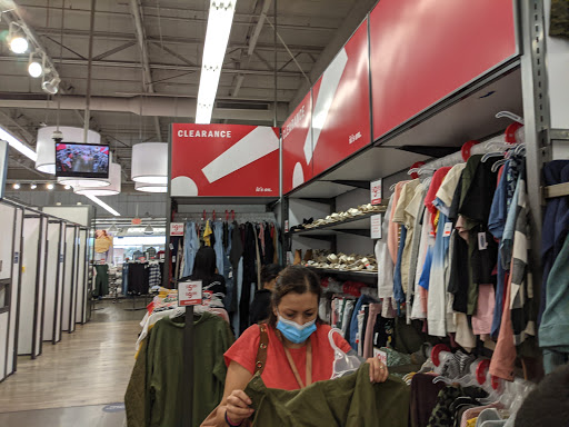 Clothing Store «Old Navy», reviews and photos, 12090 Lakewood Blvd, Downey, CA 90242, USA