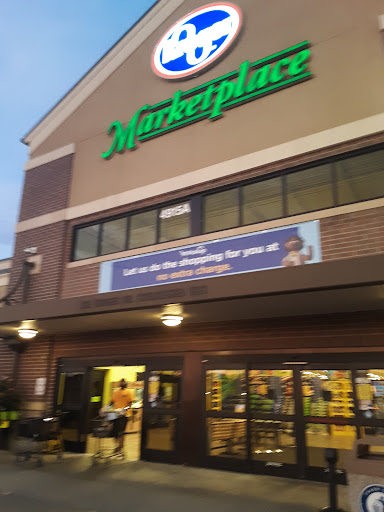 Grocery Store «Kroger Marketplace», reviews and photos, 4915 Dixie Hwy, Louisville, KY 40216, USA