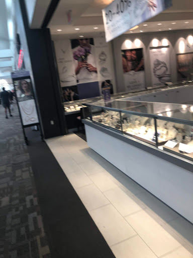Jewelry Store «Kay Jewelers», reviews and photos, 11200 Lakeline Mall Dr #7, Cedar Park, TX 78613, USA