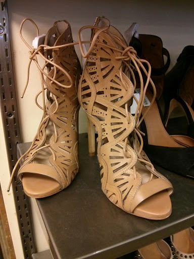 Used Clothing Store «Crossroads Trading Co», reviews and photos, 5901 College Ave, Oakland, CA 94618, USA