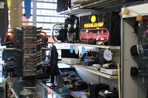 Pawn Shop «Southern California Jewelry and Loan Pawn Shop», reviews and photos, 12522 Westminster Ave, Santa Ana, CA 92706, USA