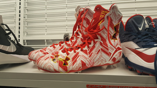 Clothing Store «Ross Dress for Less», reviews and photos, 3024 Wake Forest Rd, Raleigh, NC 27609, USA