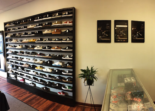 Skateboard Shop «RISE SKATEBOARD SHOP», reviews and photos, 622 S Rangeline Rd, Carmel, IN 46032, USA