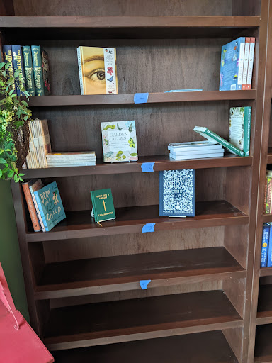 Book Store «FoxTale Book Shoppe», reviews and photos, 105 E Main St, Woodstock, GA 30188, USA