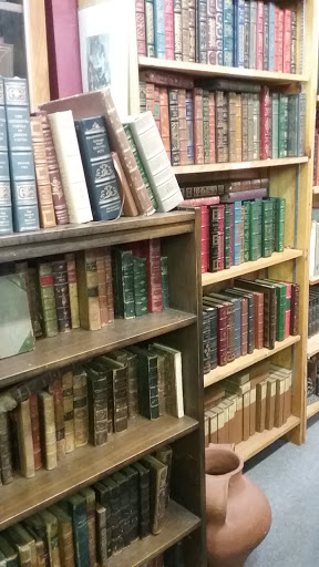 Used Book Store «Atlanta Vintage Books», reviews and photos, 3660 Clairmont Rd, Atlanta, GA 30341, USA