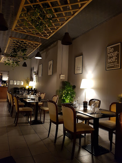 Curry Lounge - Via Clara Maffei, 16b, 24121 Bergamo BG, Italy
