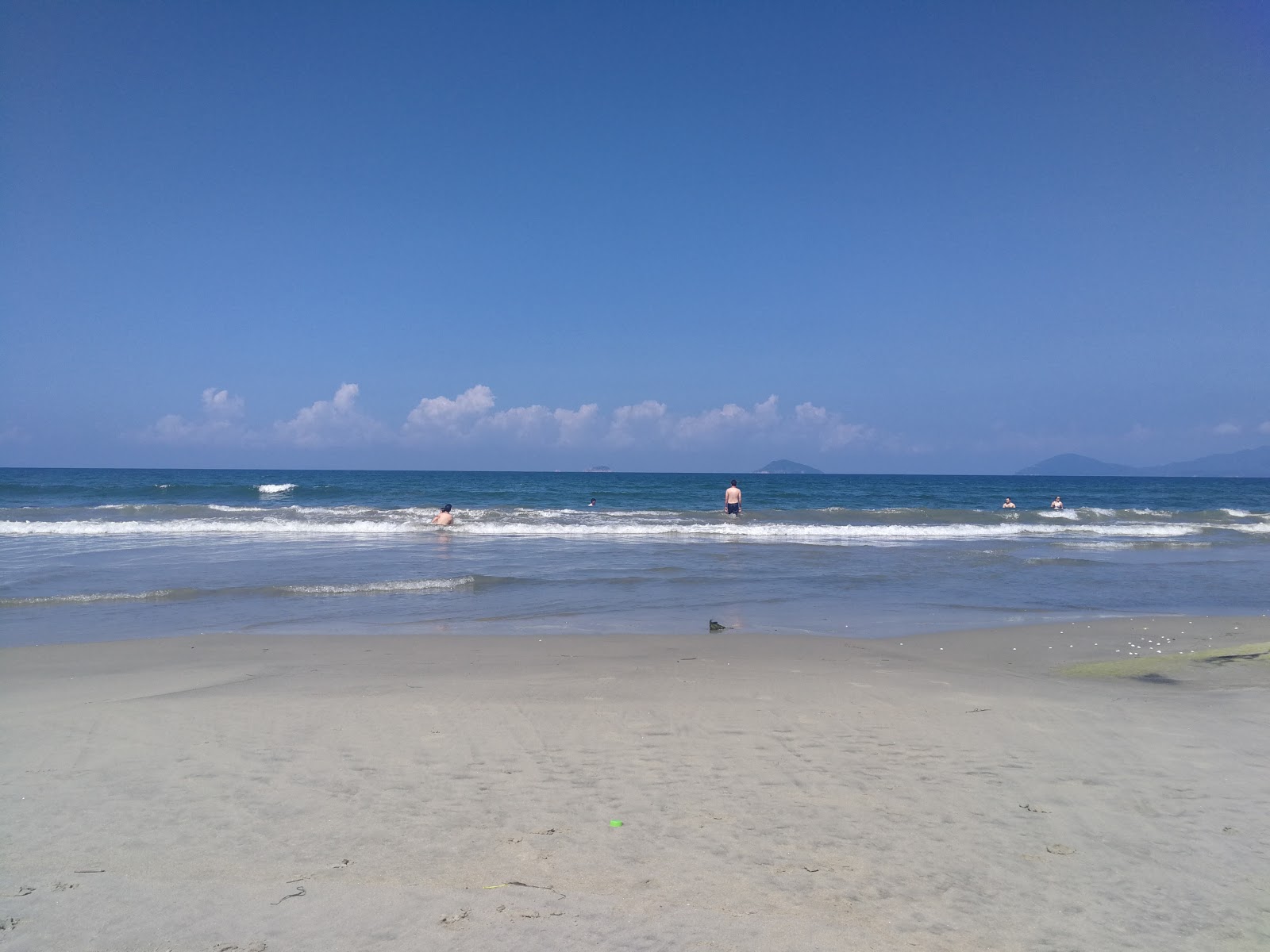 Φωτογραφία του Cua Dai Beach παροχές περιοχής